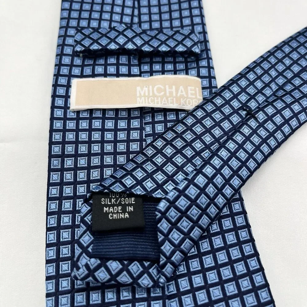 Michael Kors 100% Silk Men’s Necktie Blue Squares Business Formal Wedding EUC